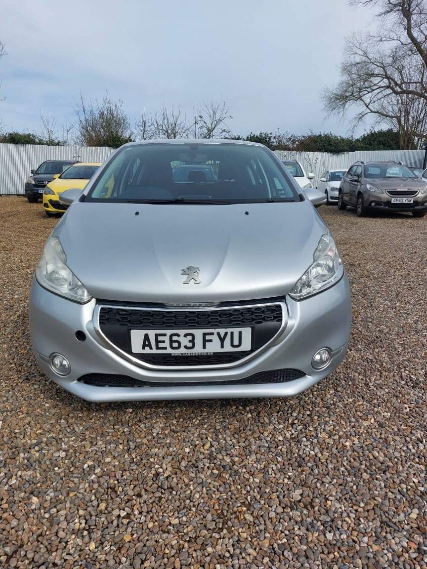 Used Peugeot 208 2013 for sale - 77881045: Photo 2