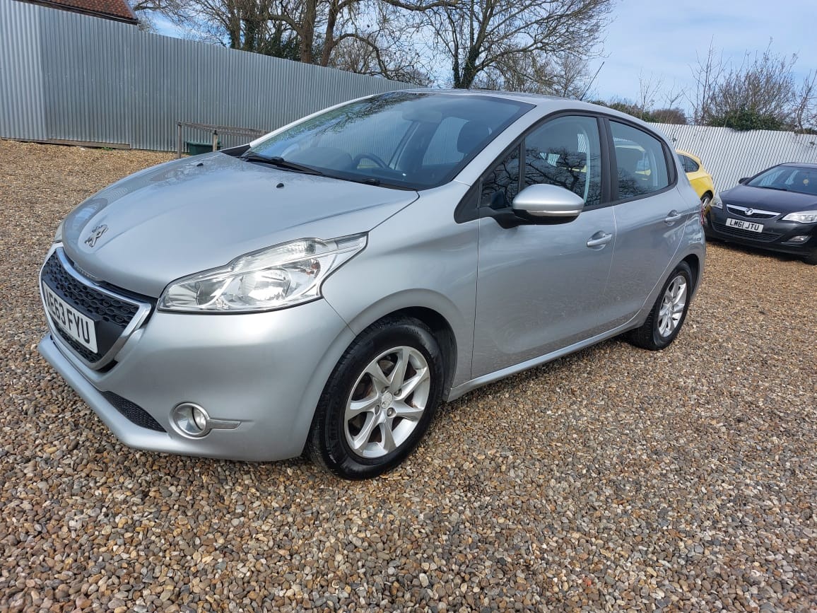 Used Peugeot 208 2013 for sale - 77881045: Photo 3