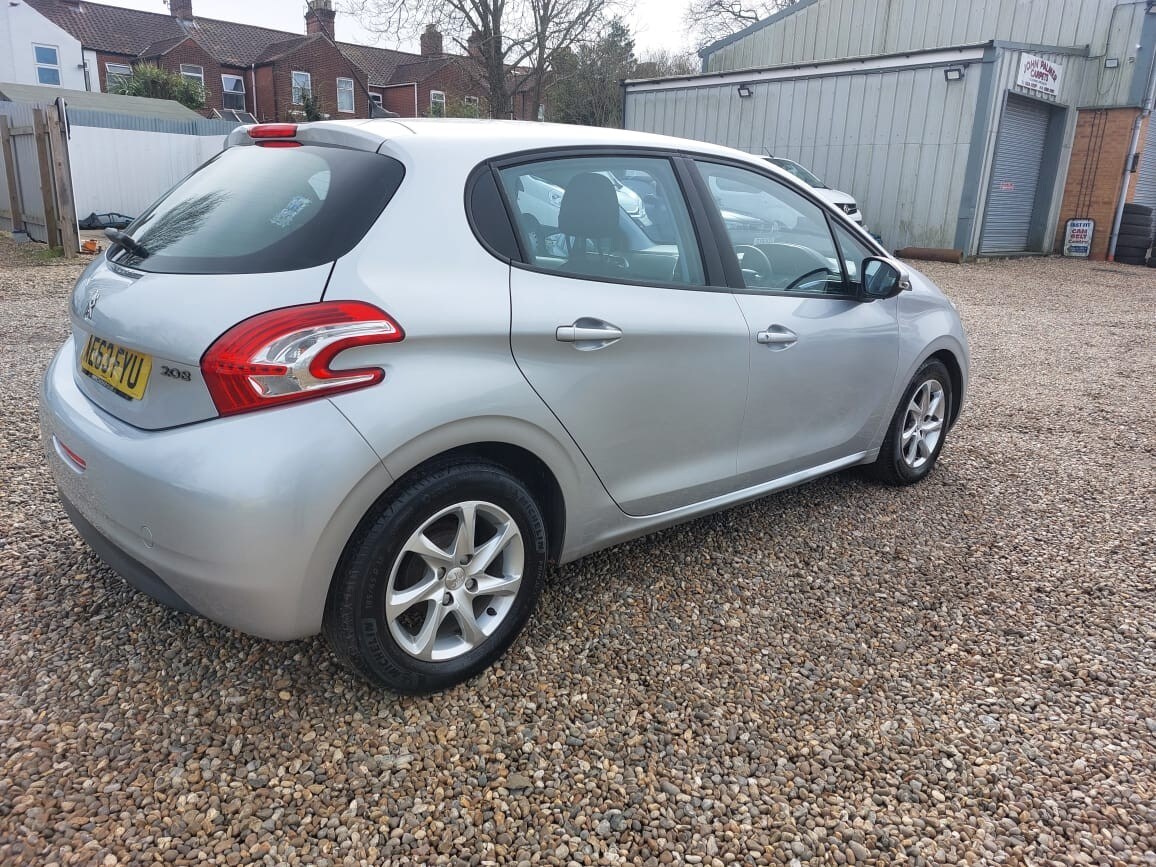 Used Peugeot 208 2013 for sale - 77881045: Photo 8