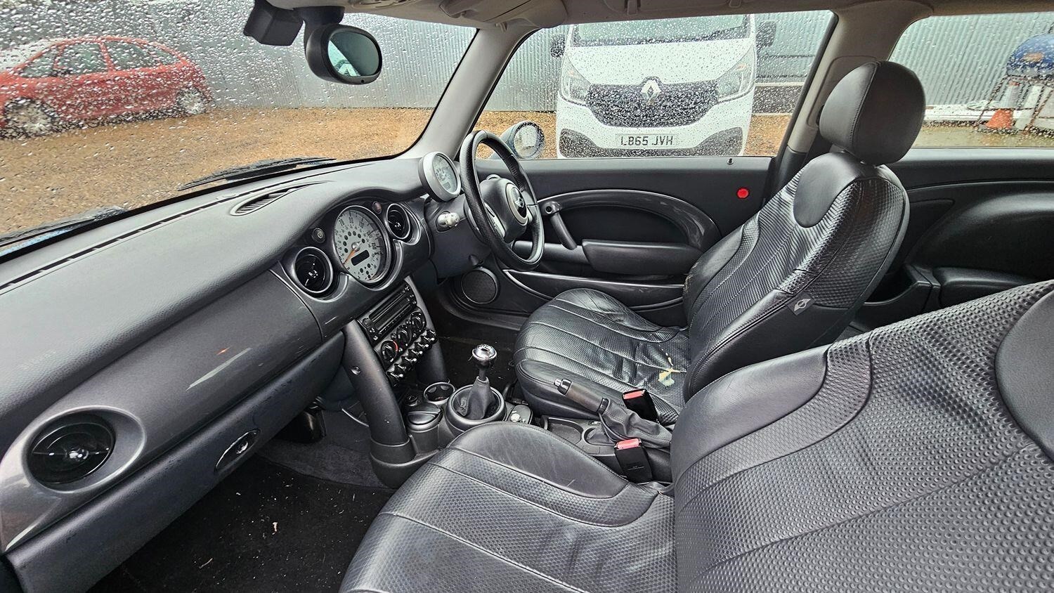 MINI Hatch 2005 - 1.6 One 3-Door - Image 10