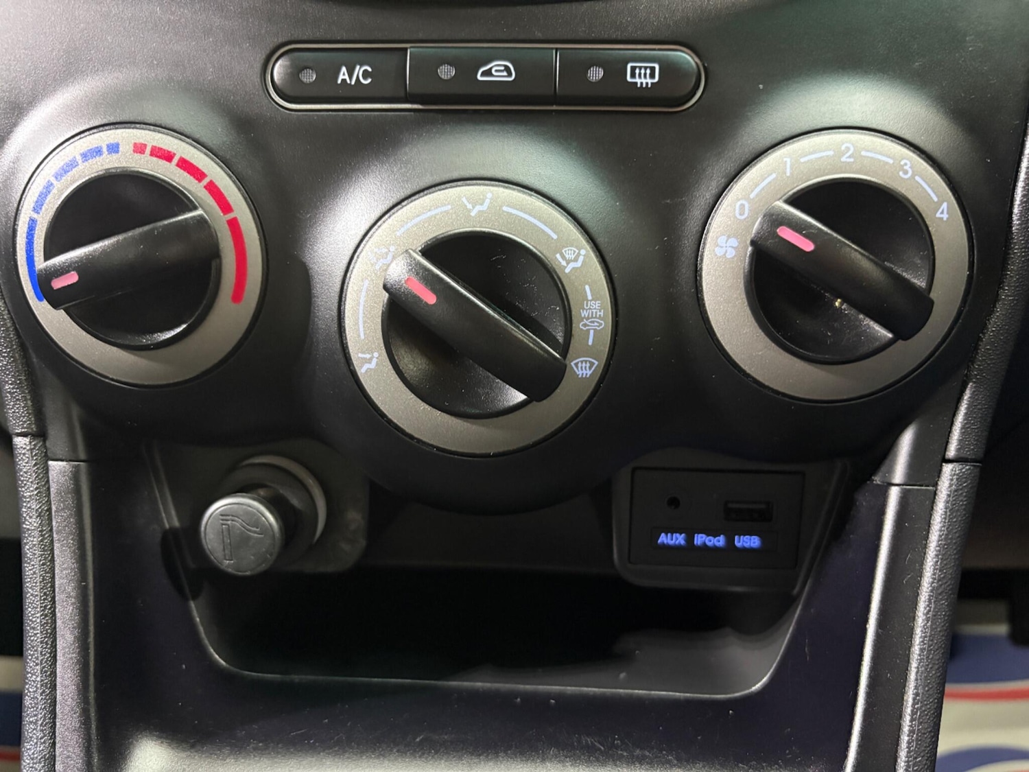 Used Hyundai i10 2013 for sale - 76122026: Photo 13