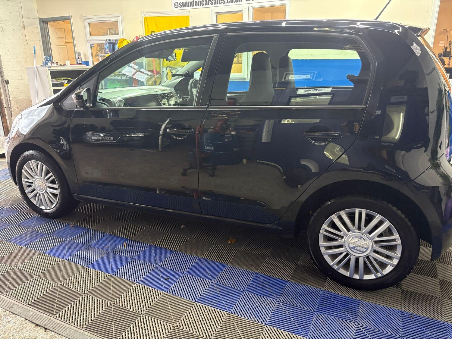 Used Volkswagen up! 2018 for sale - 77959417: Photo 24