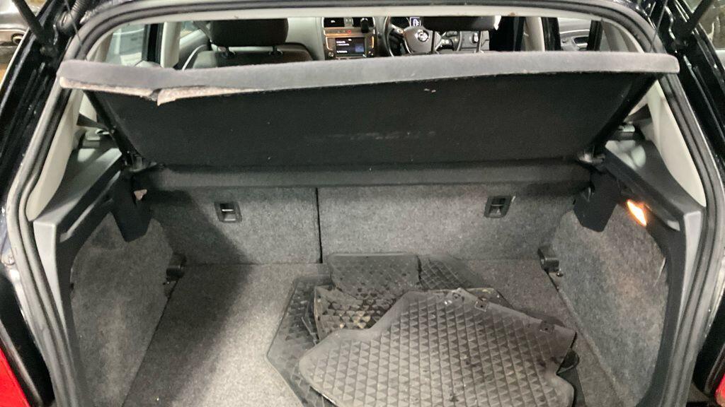 Used Volkswagen Polo 2015 for sale - 77331105: Photo 10