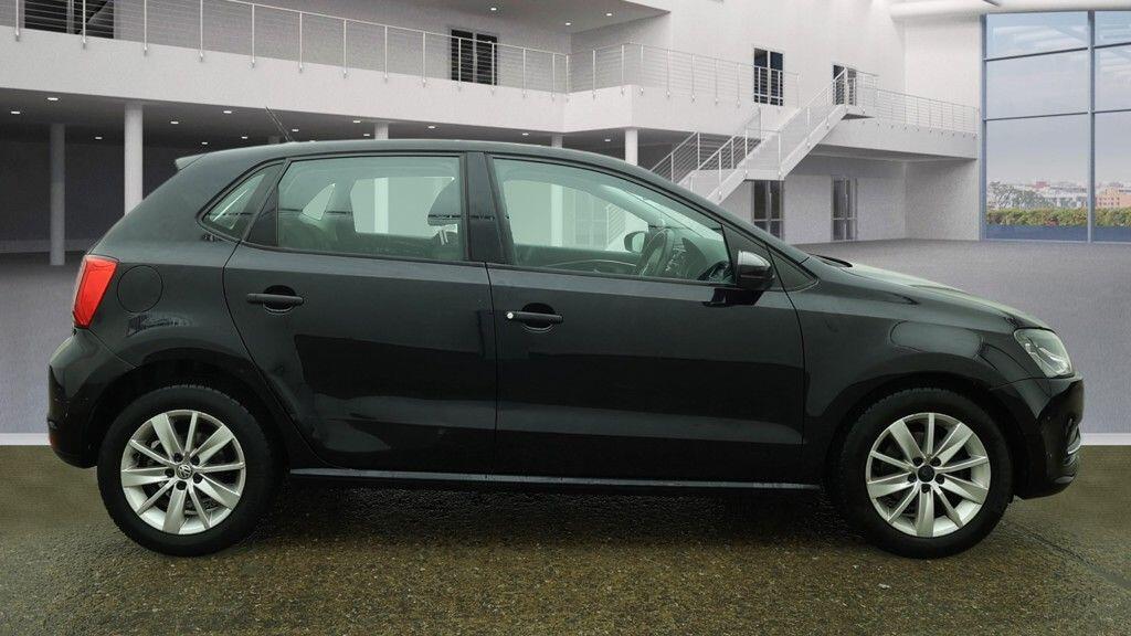 Used Volkswagen Polo 2015 for sale - 77331105: Photo 7
