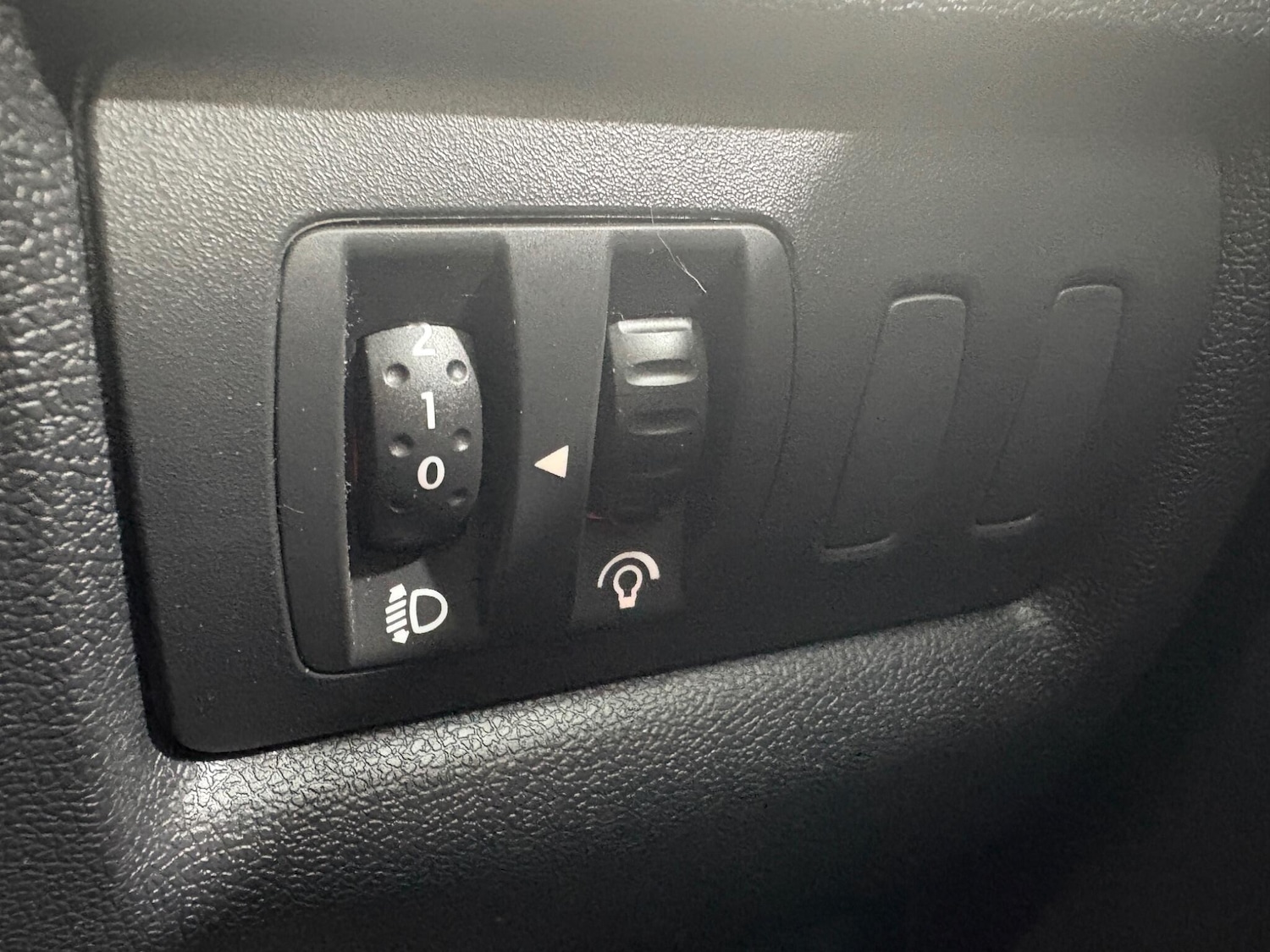 Used Renault Clio 2011 for sale - 76175537: Photo 13