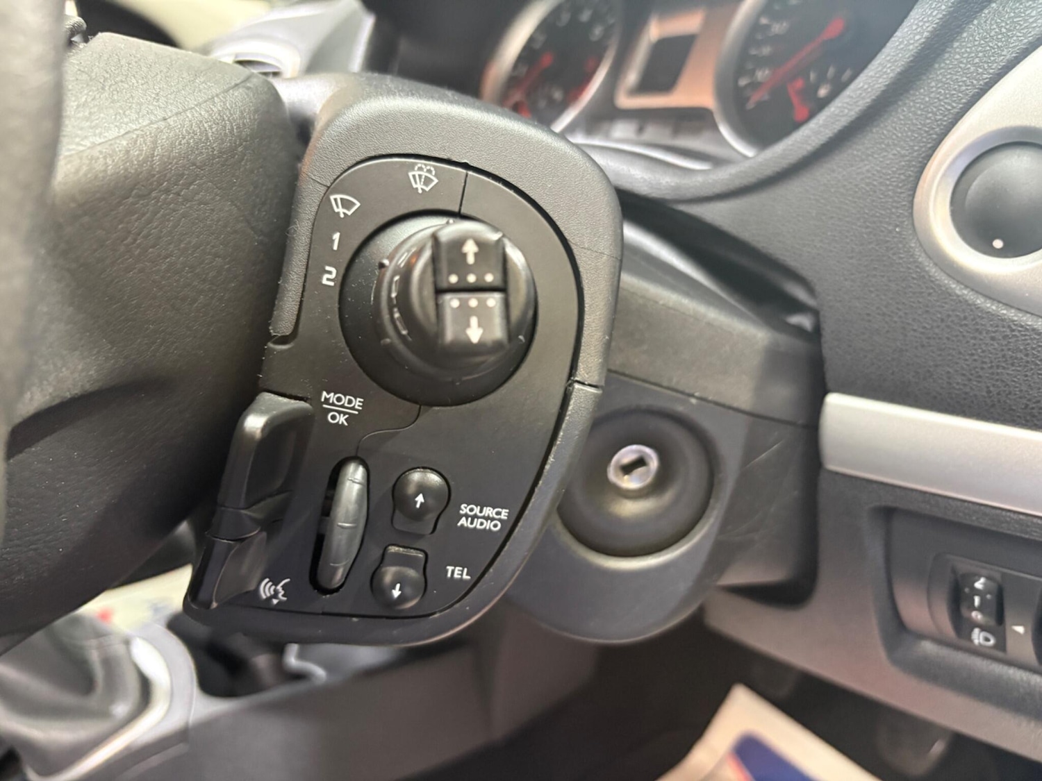 Used Renault Clio 2011 for sale - 76175537: Photo 17