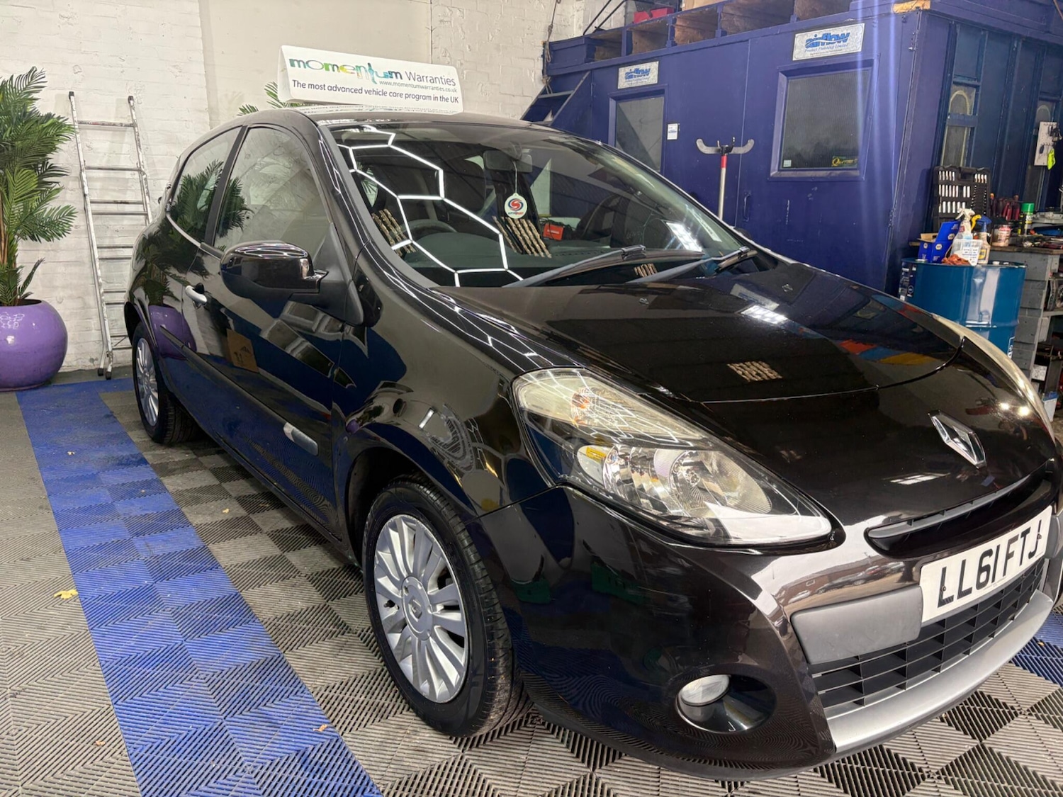 Used Renault Clio 2011 for sale - 76175537: Photo 2