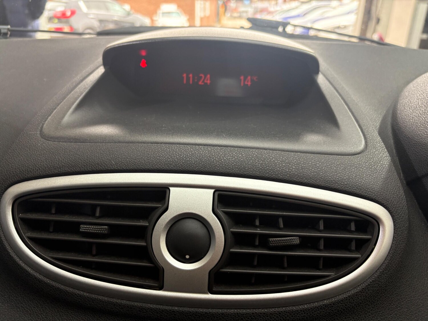 Used Renault Clio 2011 for sale - 76175537: Photo 23