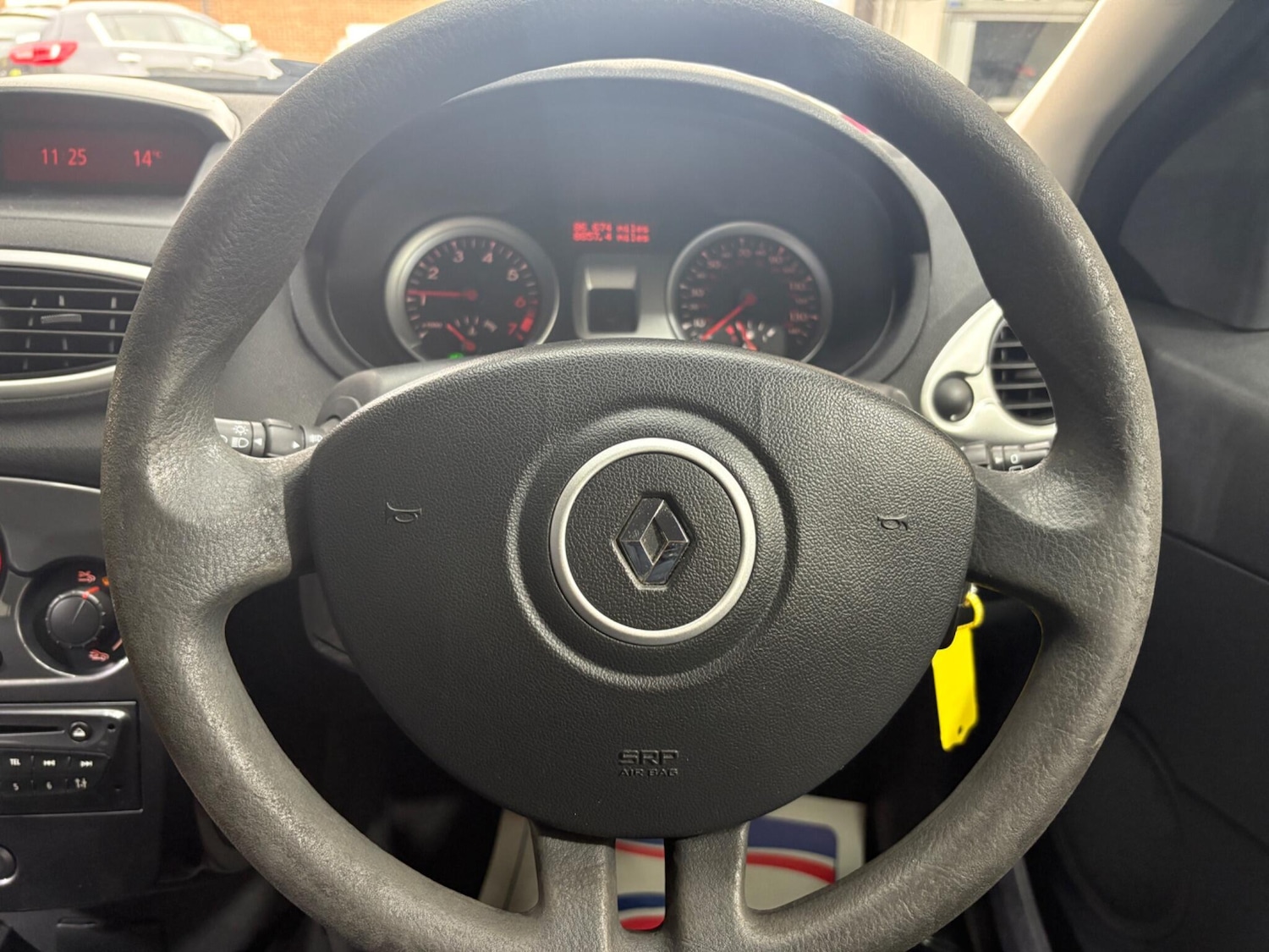 Used Renault Clio 2011 for sale - 76175537: Photo 26