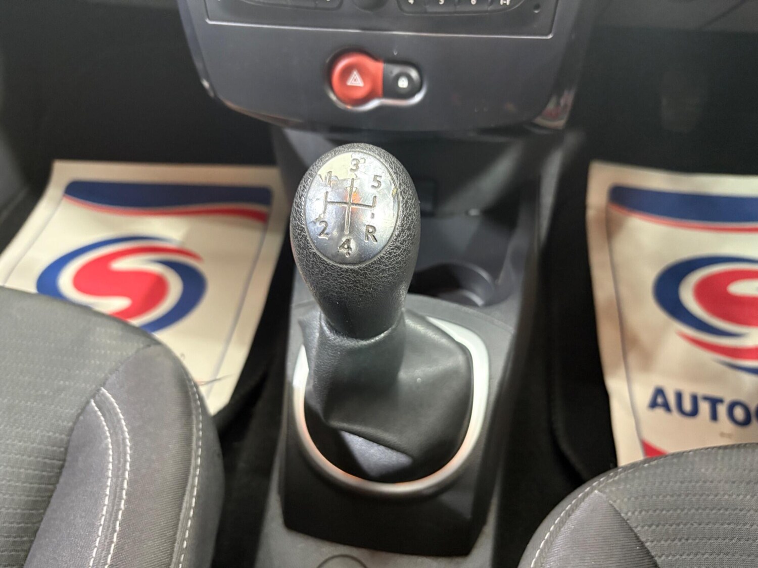 Used Renault Clio 2011 for sale - 76175537: Photo 8