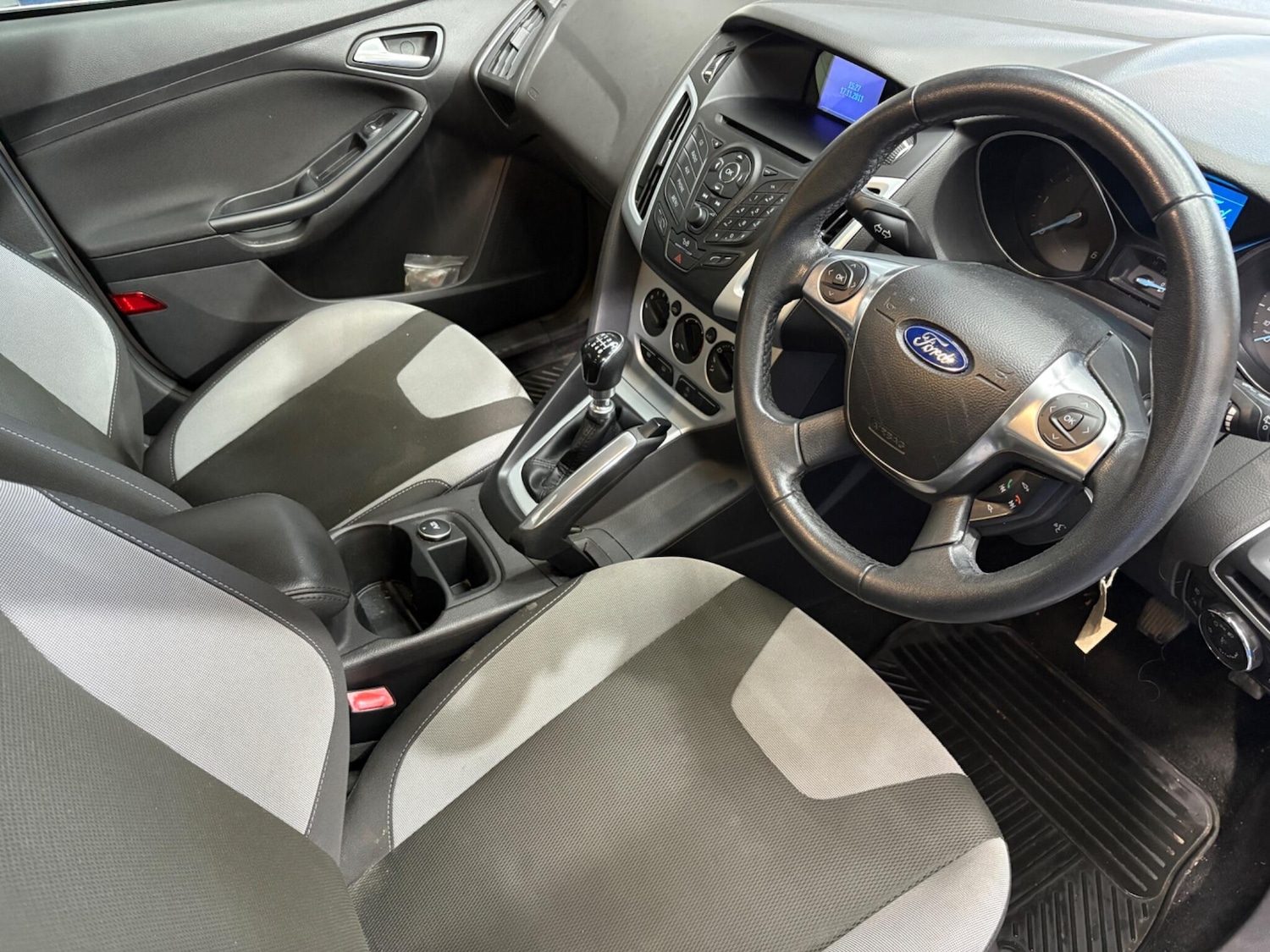 Used Ford Focus 2011 for sale - 76585588: Photo 14