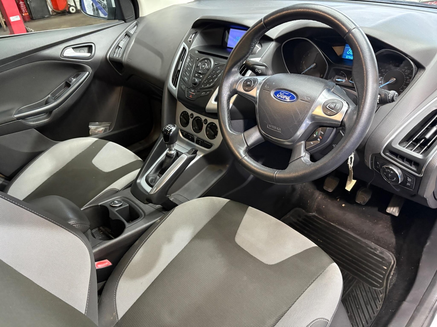 Used Ford Focus 2011 for sale - 76585588: Photo 15