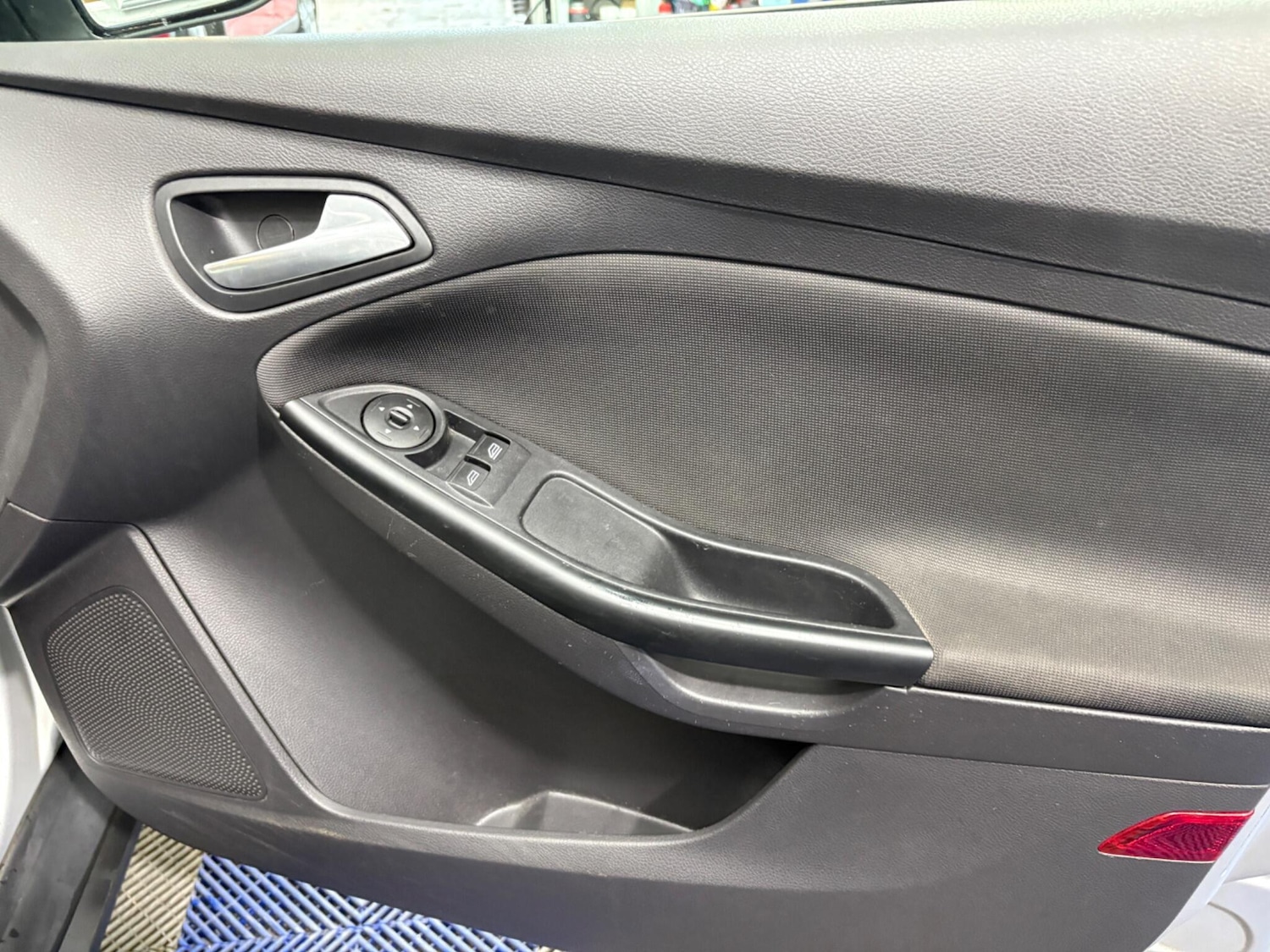 Used Ford Focus 2011 for sale - 76585588: Photo 17