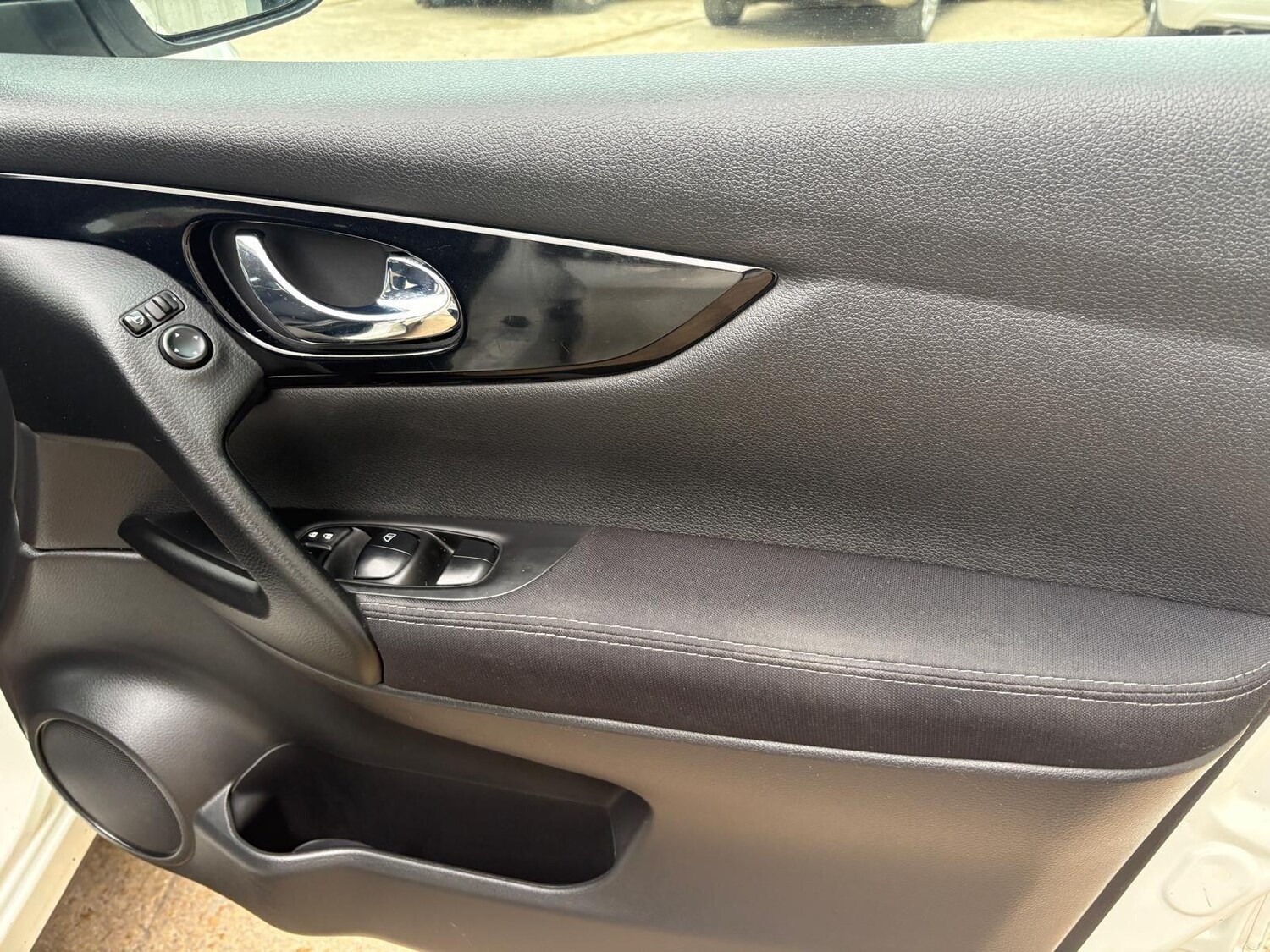 Used Nissan Qashqai 2015 for sale - 77959436: Photo 25