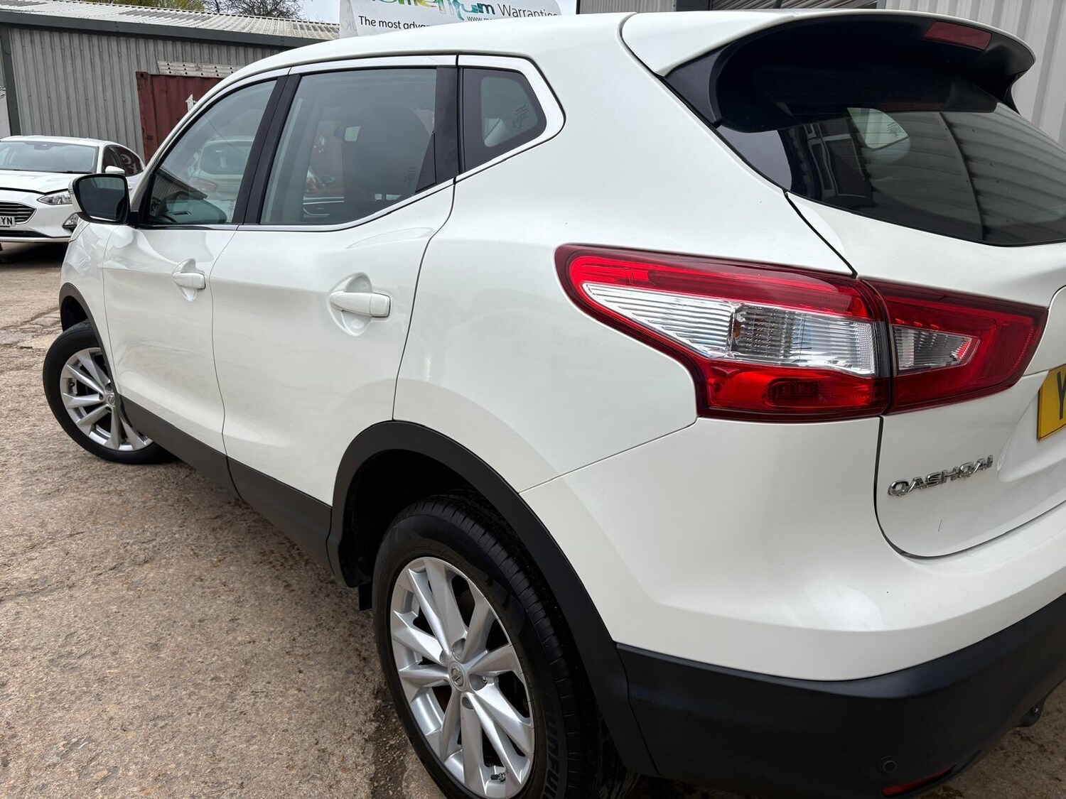 Used Nissan Qashqai 2015 for sale - 77959436: Photo 3