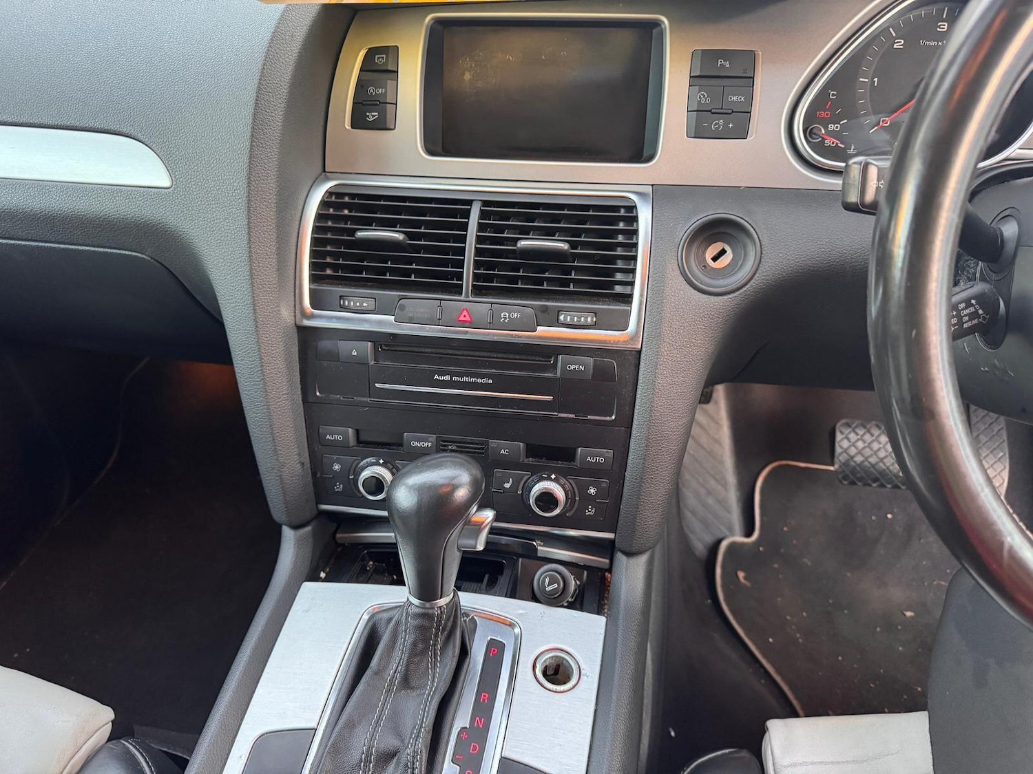 Used Audi Q7 2010 for sale - 76585513: Photo 7