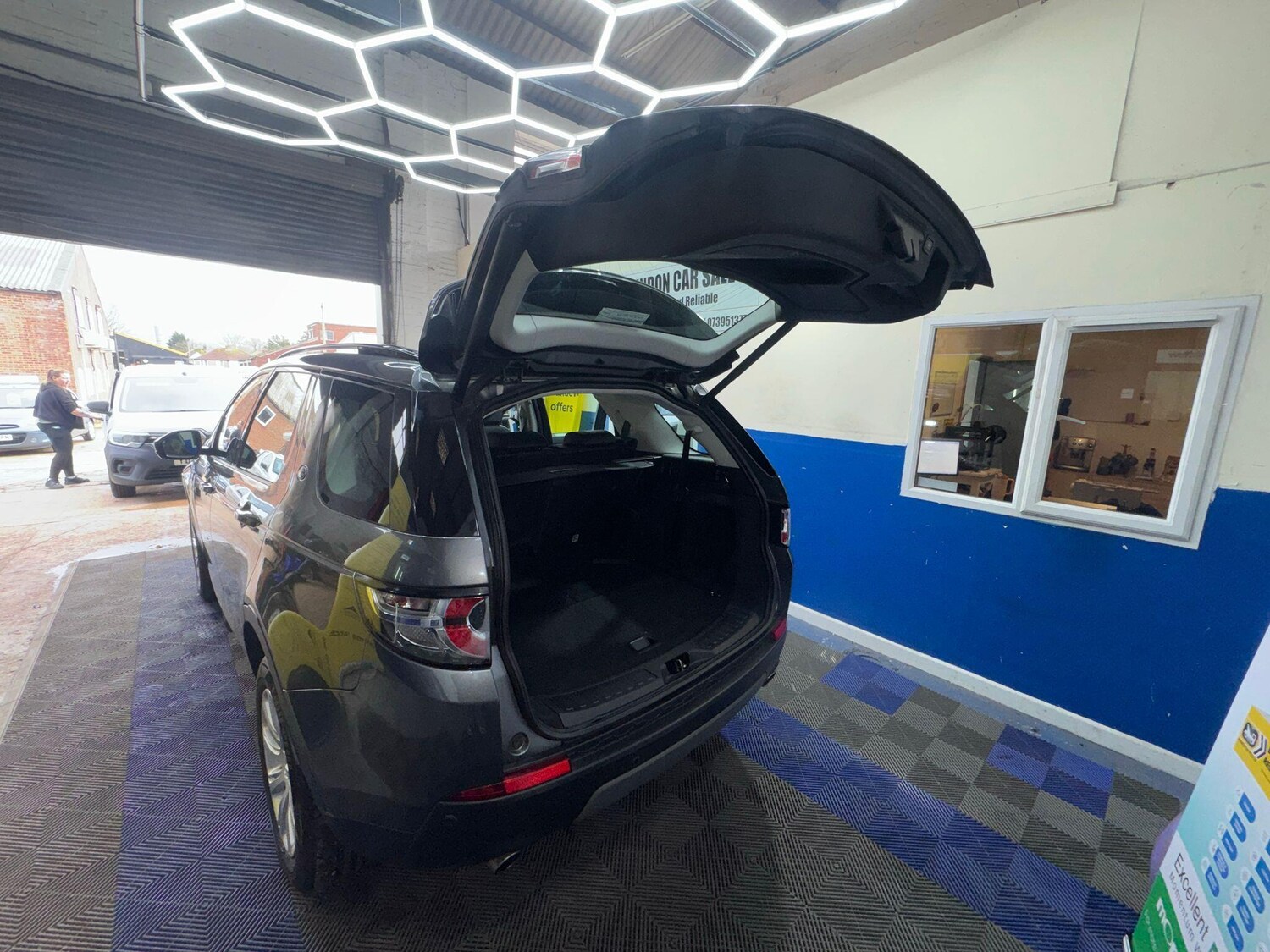 Used Land Rover Discovery Sport 2016 for sale - 77959421: Photo 44