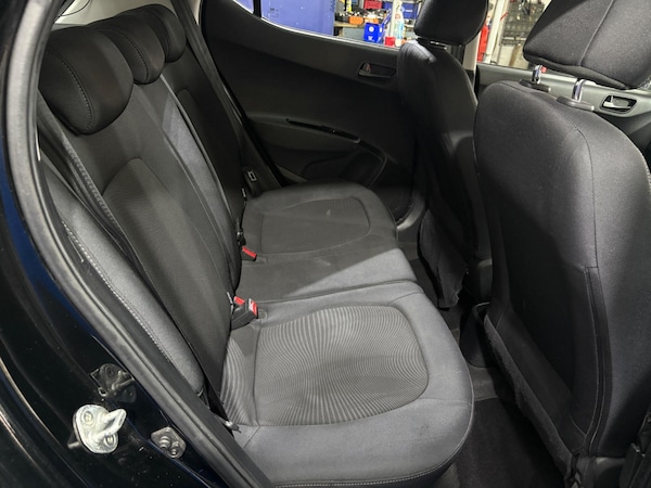 Used Hyundai i10 2017 for sale - 76214219: Photo 11