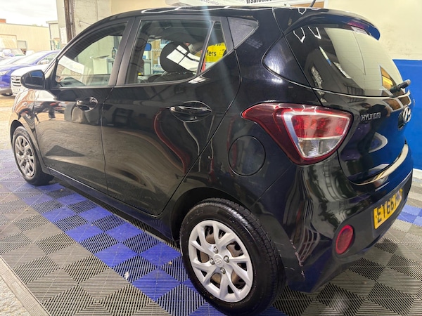 Used Hyundai i10 2017 for sale - 76214219: Photo 4