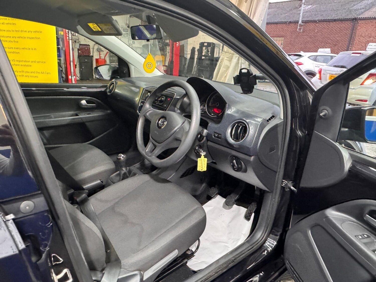 Used Volkswagen up! 2018 for sale - 76550483: Photo 27