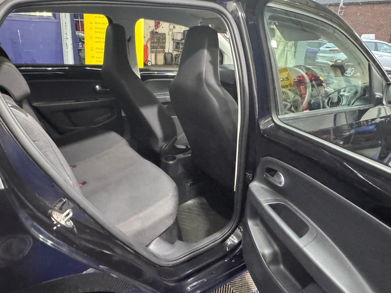 Used Volkswagen up! 2018 for sale - 76550483: Photo 32