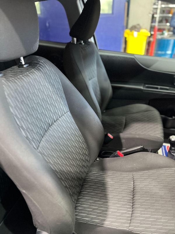 Used Toyota Yaris 2012 for sale - 73869022: Photo 9