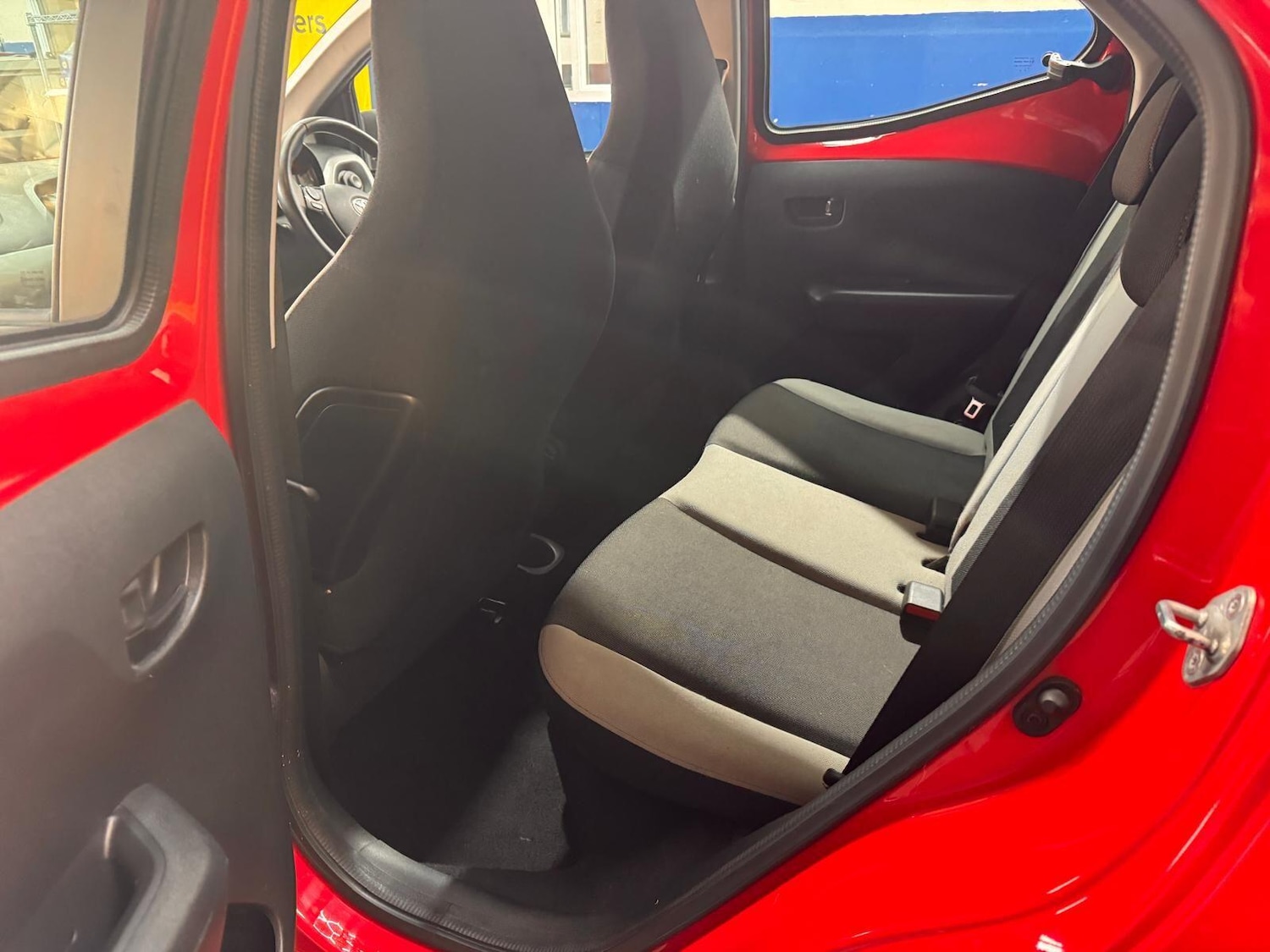 Used Toyota AYGO 2014 for sale - 77190470: Photo 32