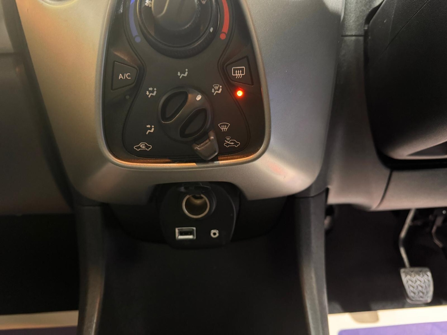 Used Toyota AYGO 2014 for sale - 77190470: Photo 62