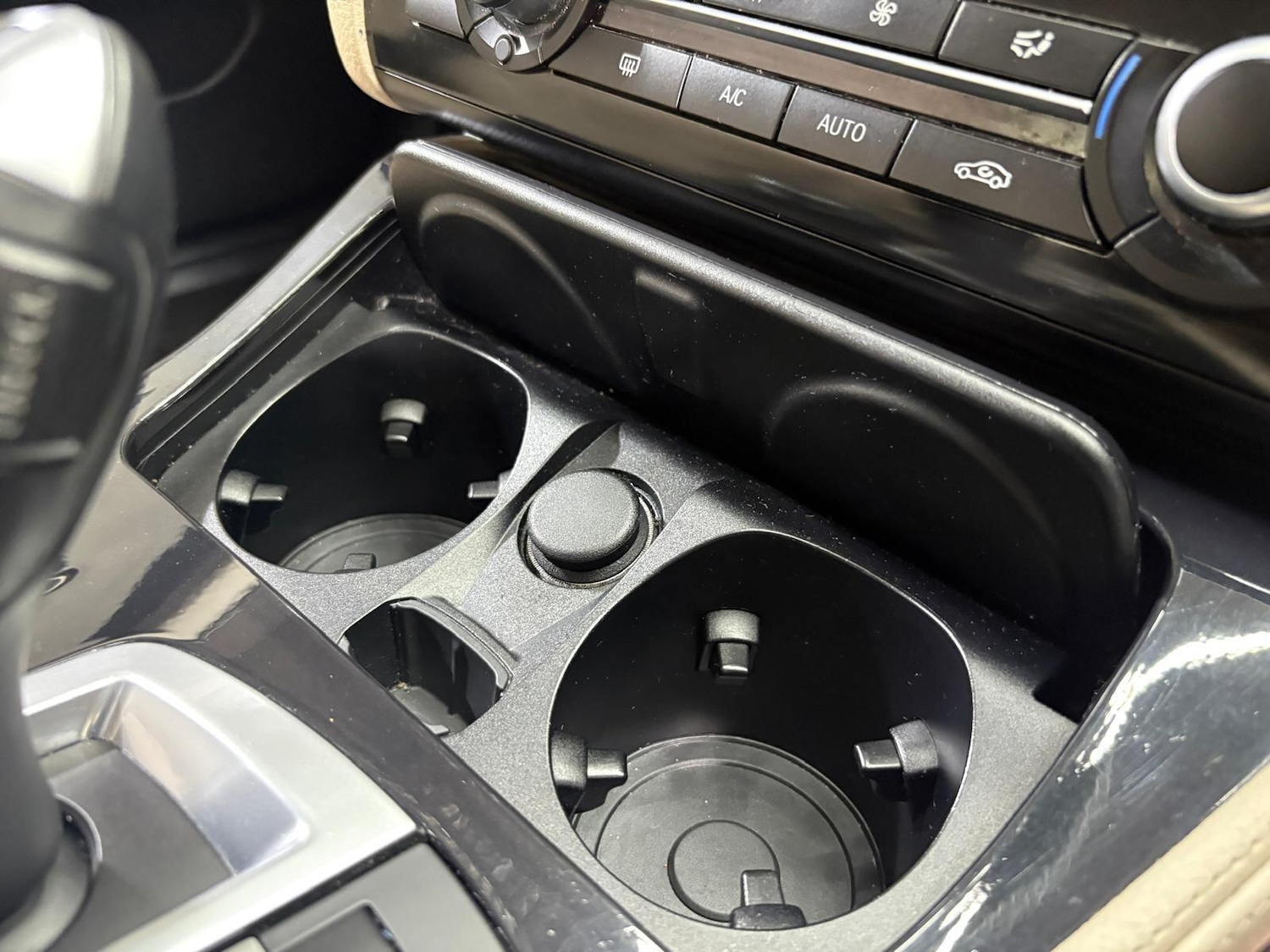 Used BMW 5 Series 2015 for sale - 77067145: Photo 100