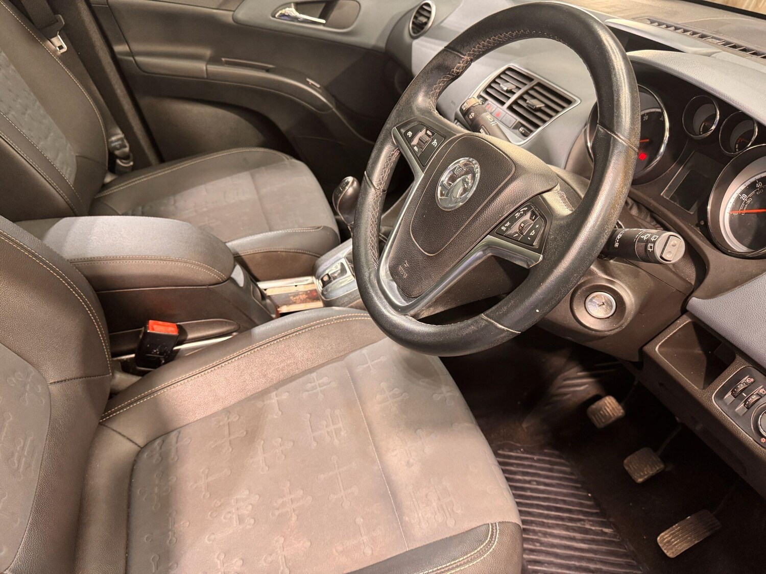 Used Vauxhall Meriva 2011 for sale - 77959411: Photo 24