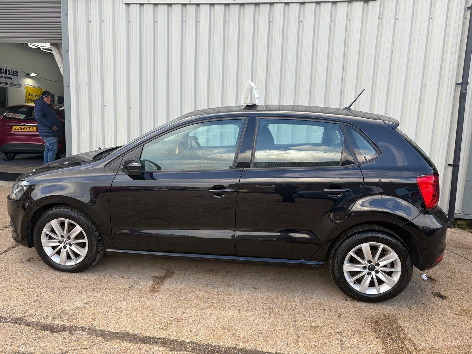 Used Volkswagen Polo 2015 for sale - 77959408: Photo 11