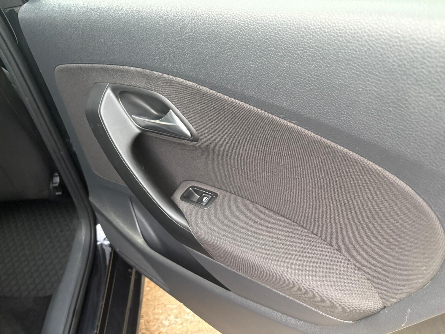 Used Volkswagen Polo 2015 for sale - 77959408: Photo 30