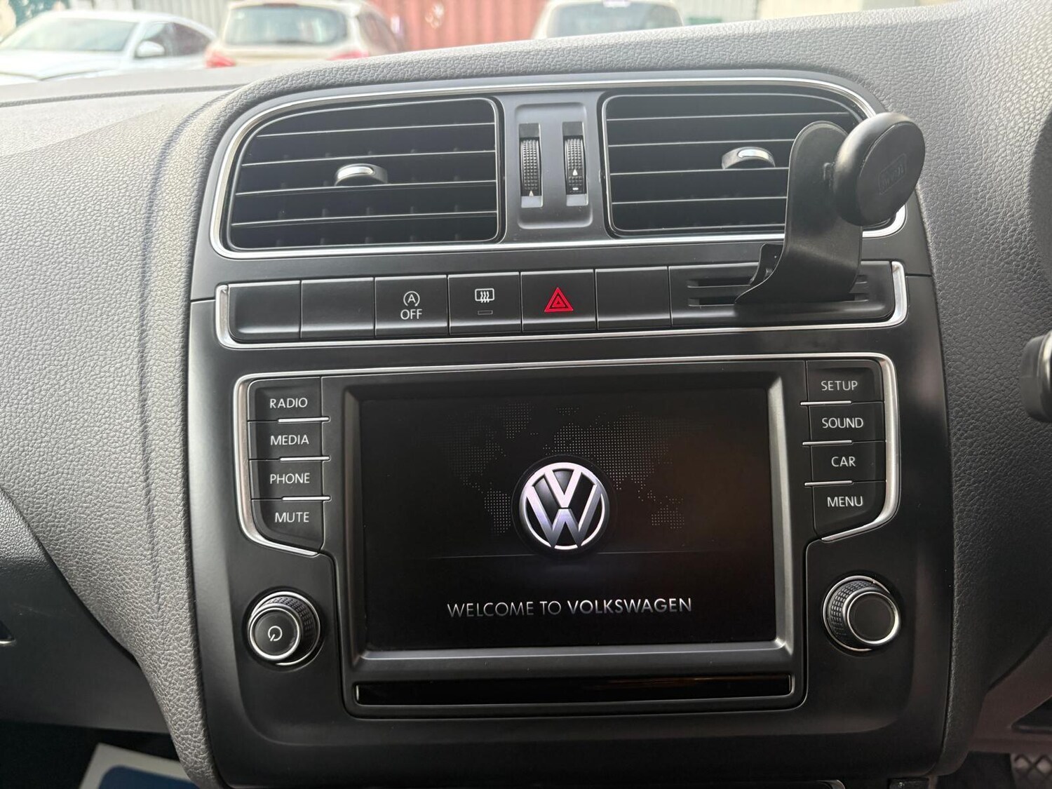 Used Volkswagen Polo 2015 for sale - 77959408: Photo 40