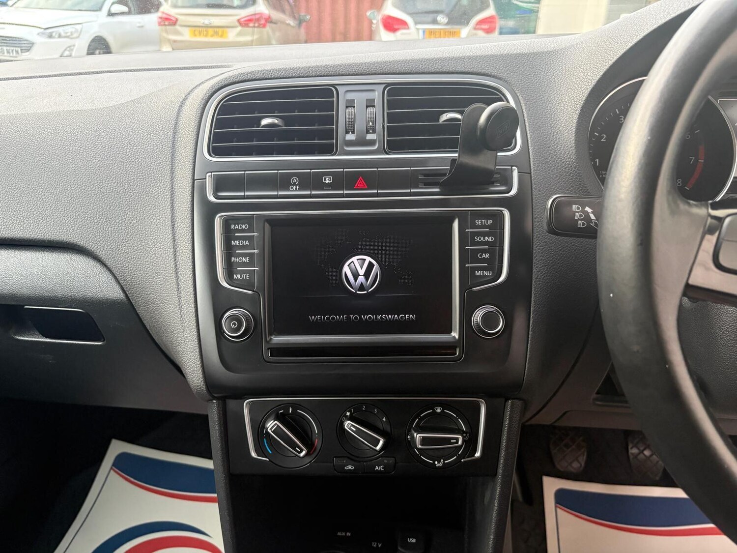 Used Volkswagen Polo 2015 for sale - 77959408: Photo 44