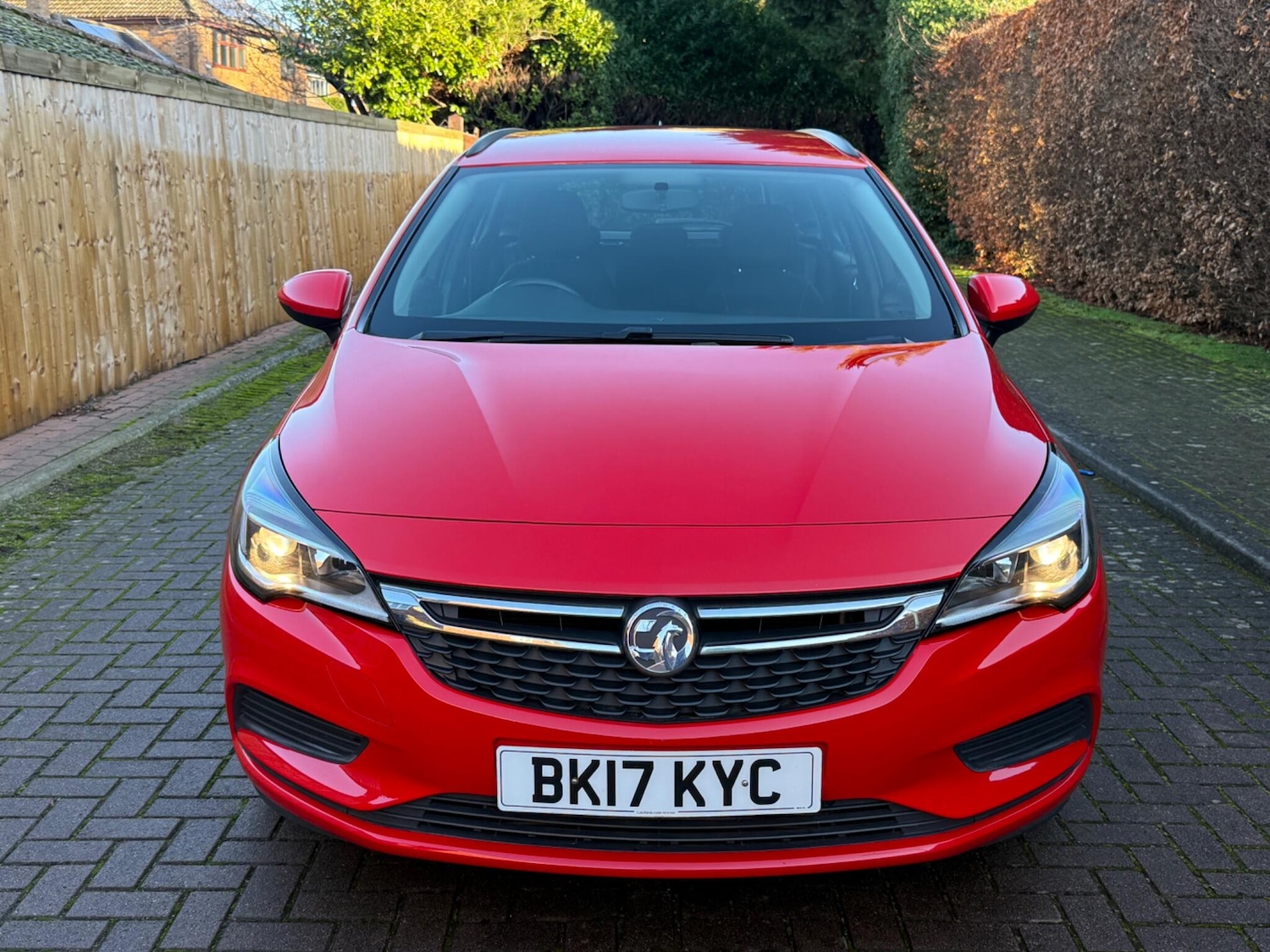 Used Vauxhall Astra 2017 for sale - 76786427: Photo 2