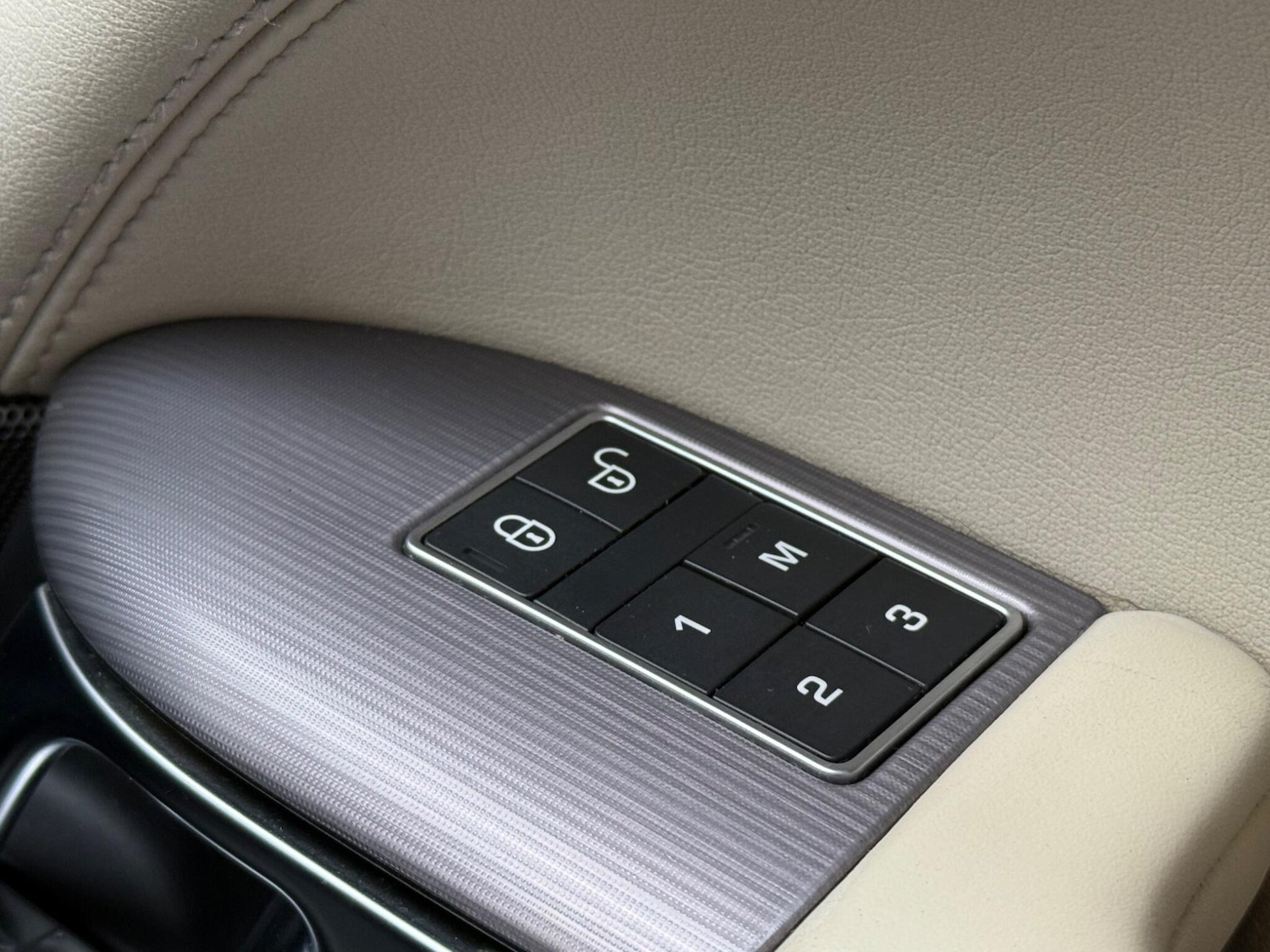 Used Land Rover Range Rover Sport 2016 for sale - 76752711: Photo 32