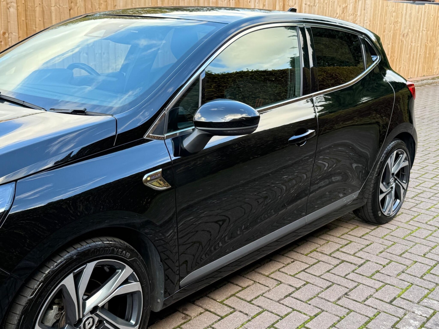 Used Renault Clio for sale - 76608477: Photo 11