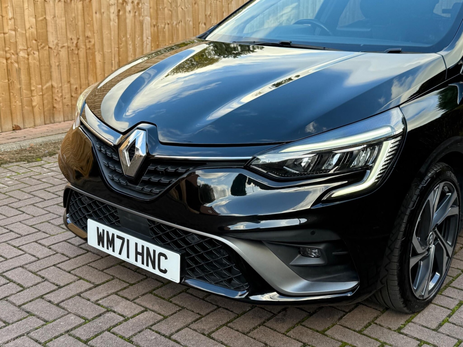 Used Renault Clio for sale - 76608477: Photo 15