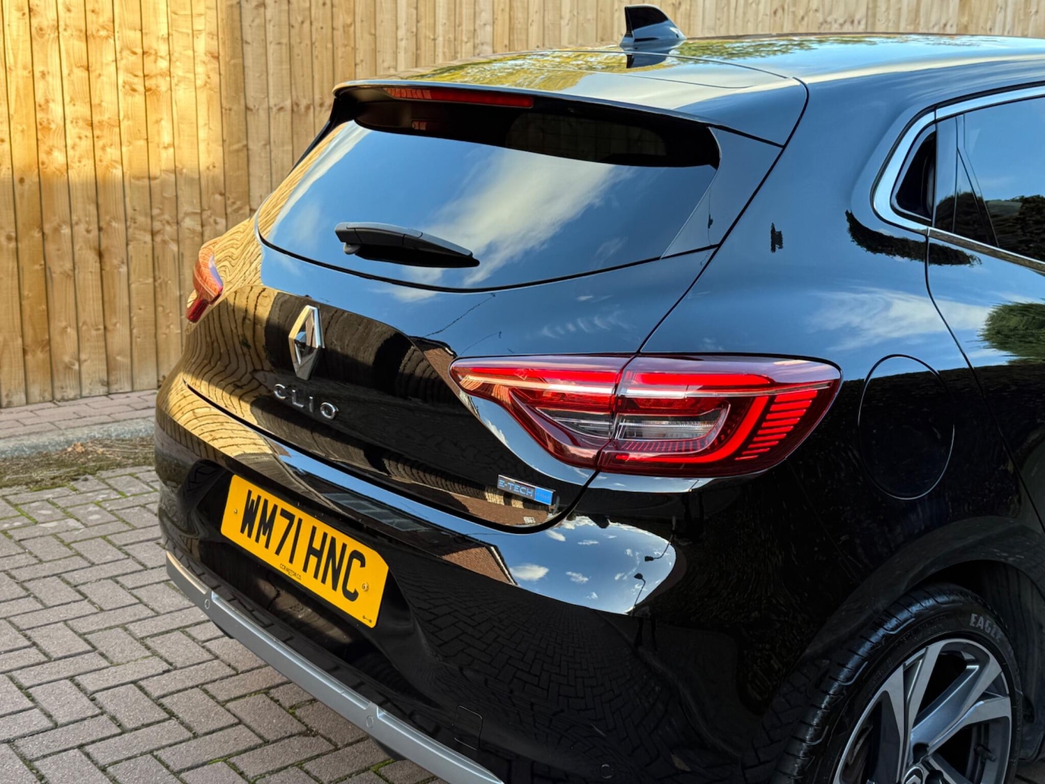 Used Renault Clio for sale - 76608477: Photo 16