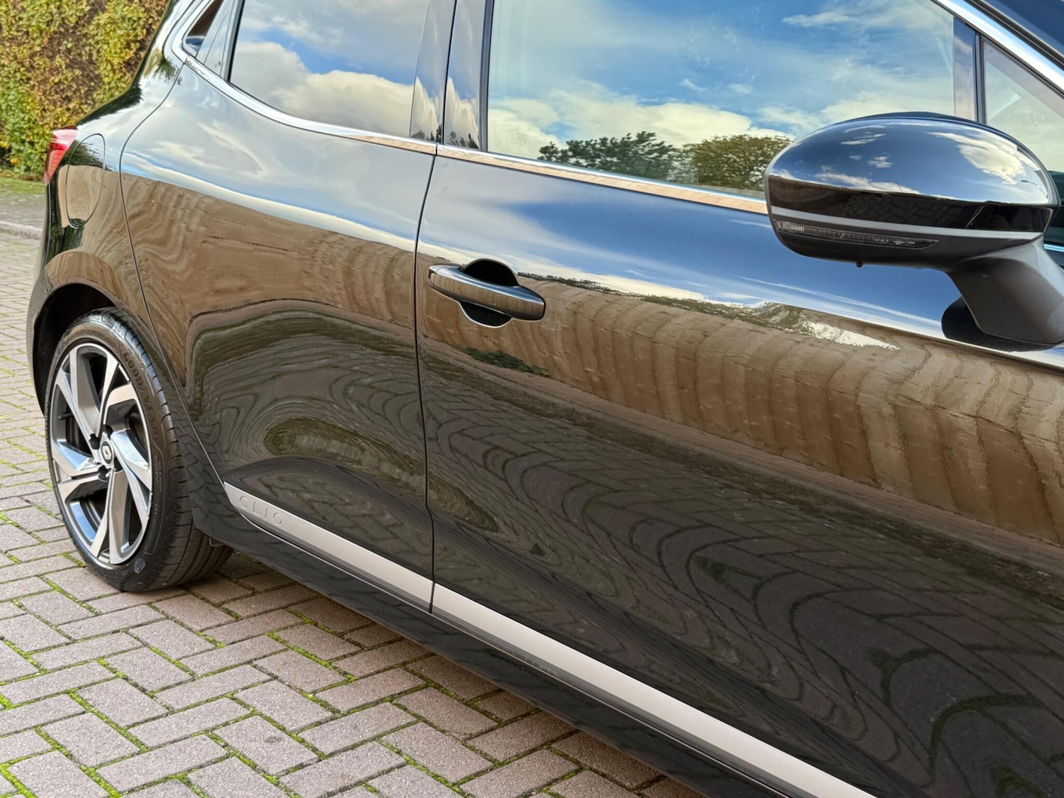 Used Renault Clio for sale - 76608477: Photo 18