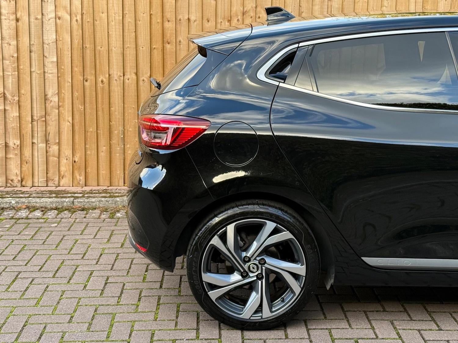 Used Renault Clio for sale - 76608477: Photo 22