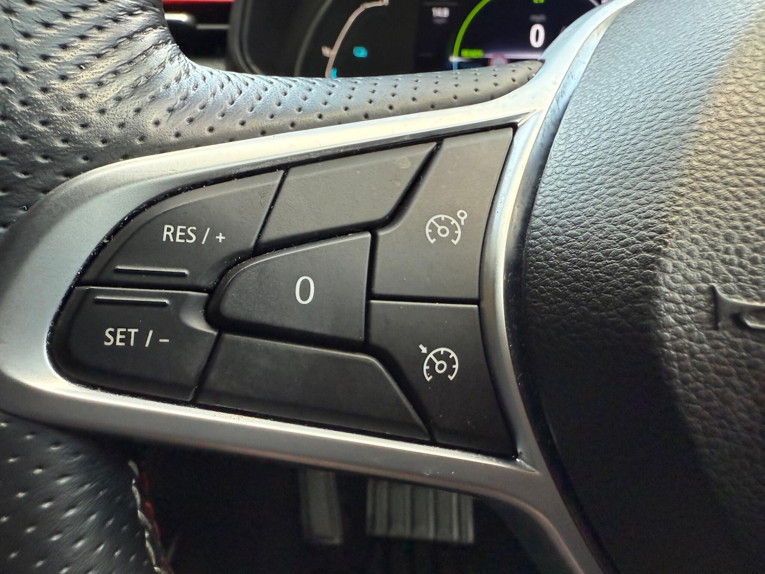 Used Renault Clio for sale - 76608477: Photo 28