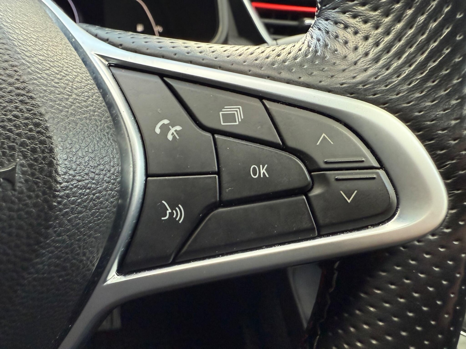 Used Renault Clio for sale - 76608477: Photo 29