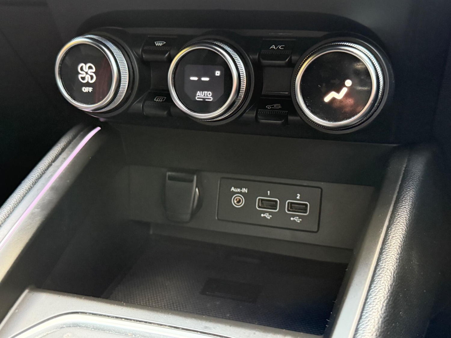 Used Renault Clio for sale - 76608477: Photo 34