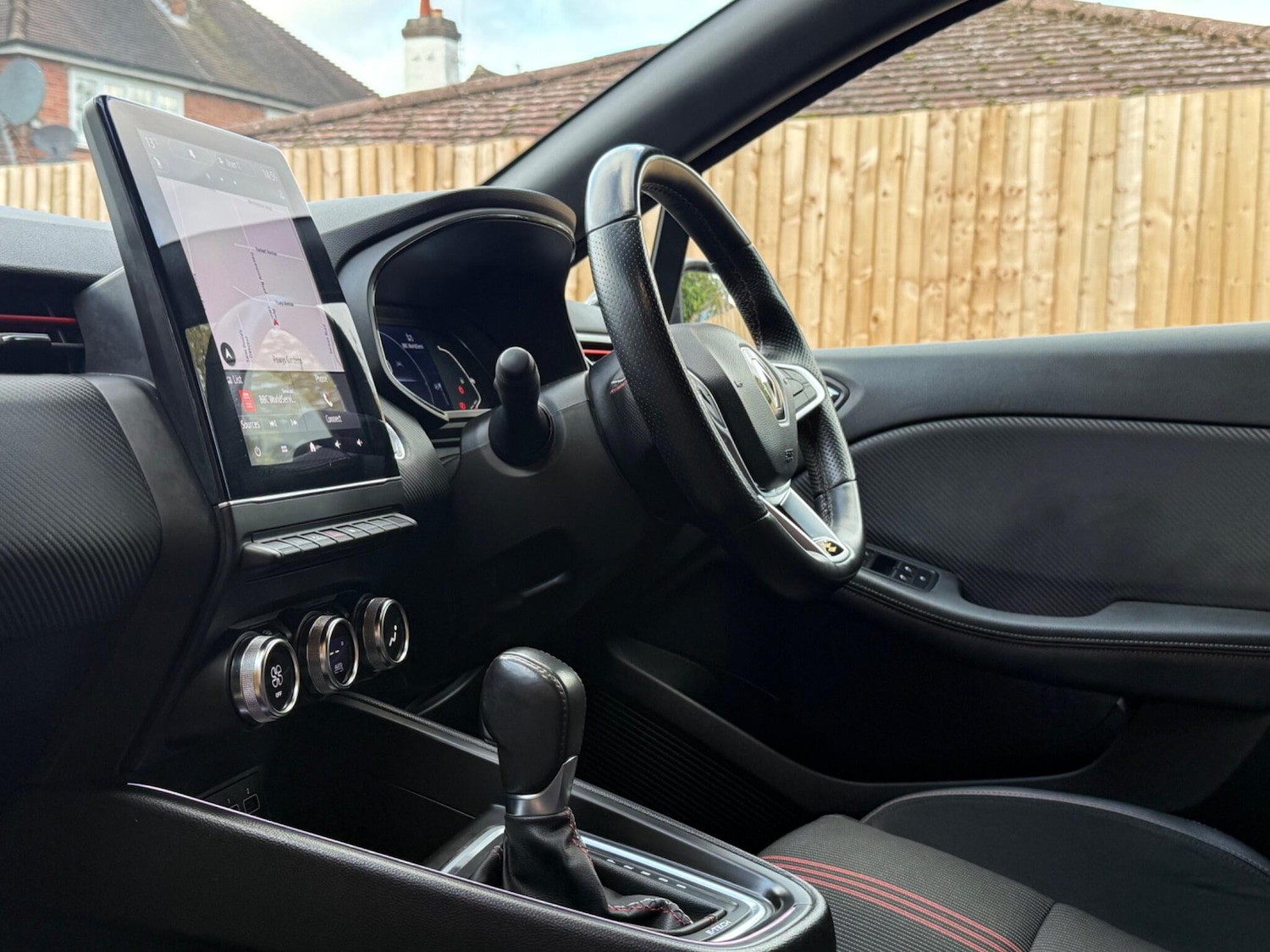 Used Renault Clio for sale - 76608477: Photo 42