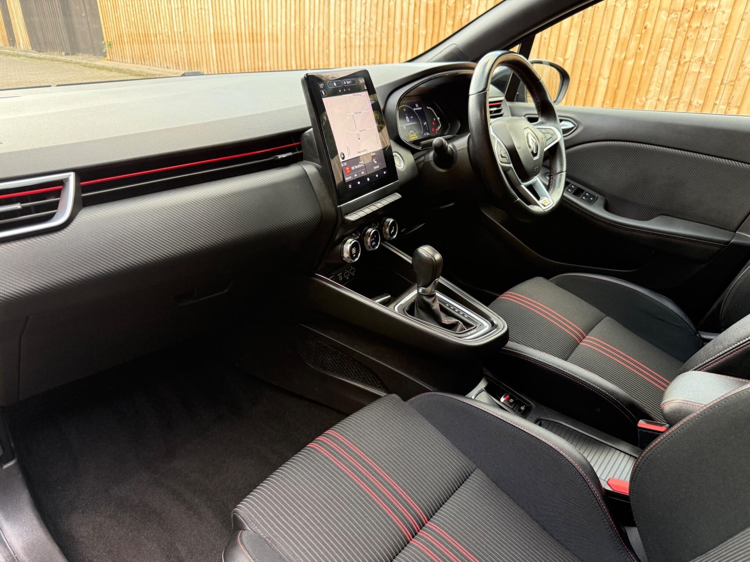 Used Renault Clio for sale - 76608477: Photo 45