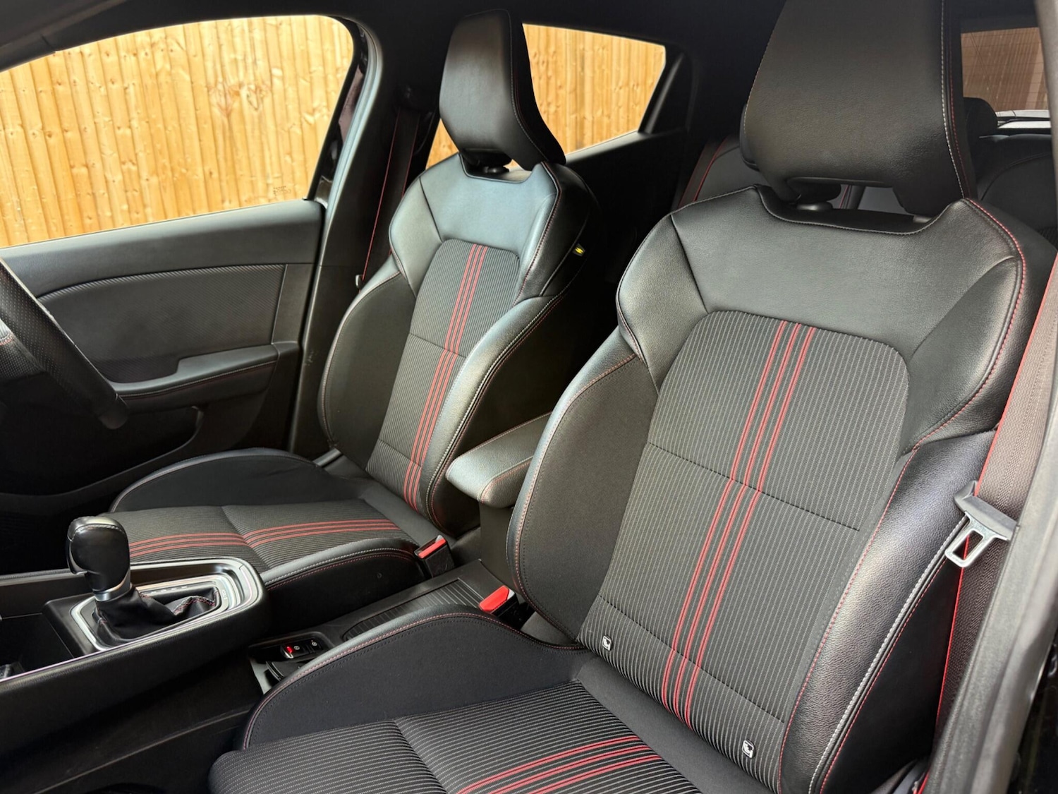 Used Renault Clio for sale - 76608477: Photo 47