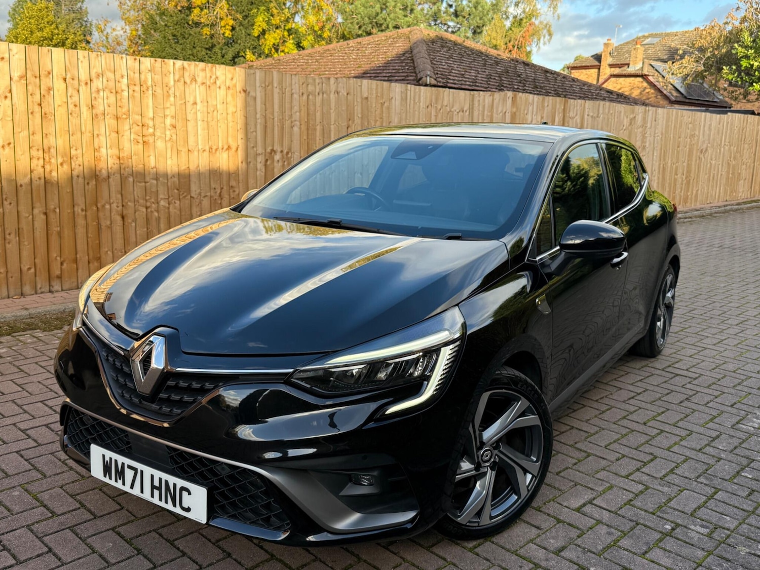 Used Renault Clio for sale - 76608477: Photo 5