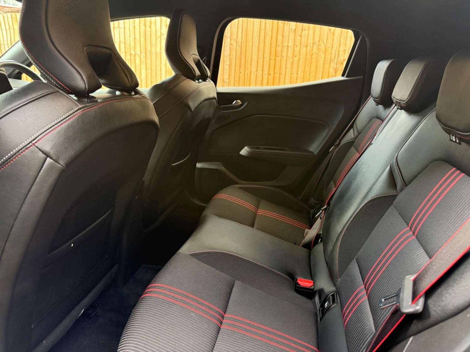 Used Renault Clio for sale - 76608477: Photo 50