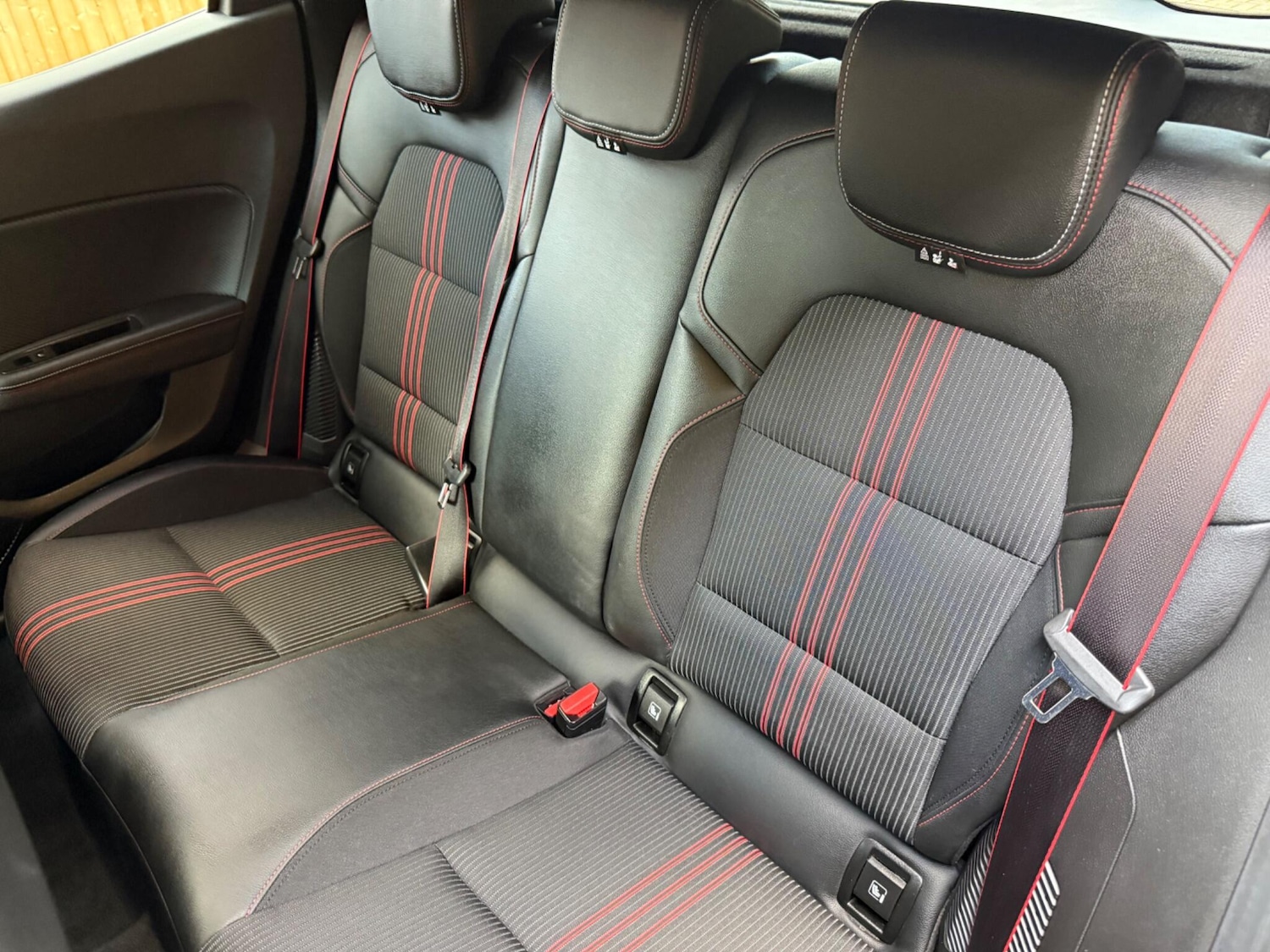 Used Renault Clio for sale - 76608477: Photo 51